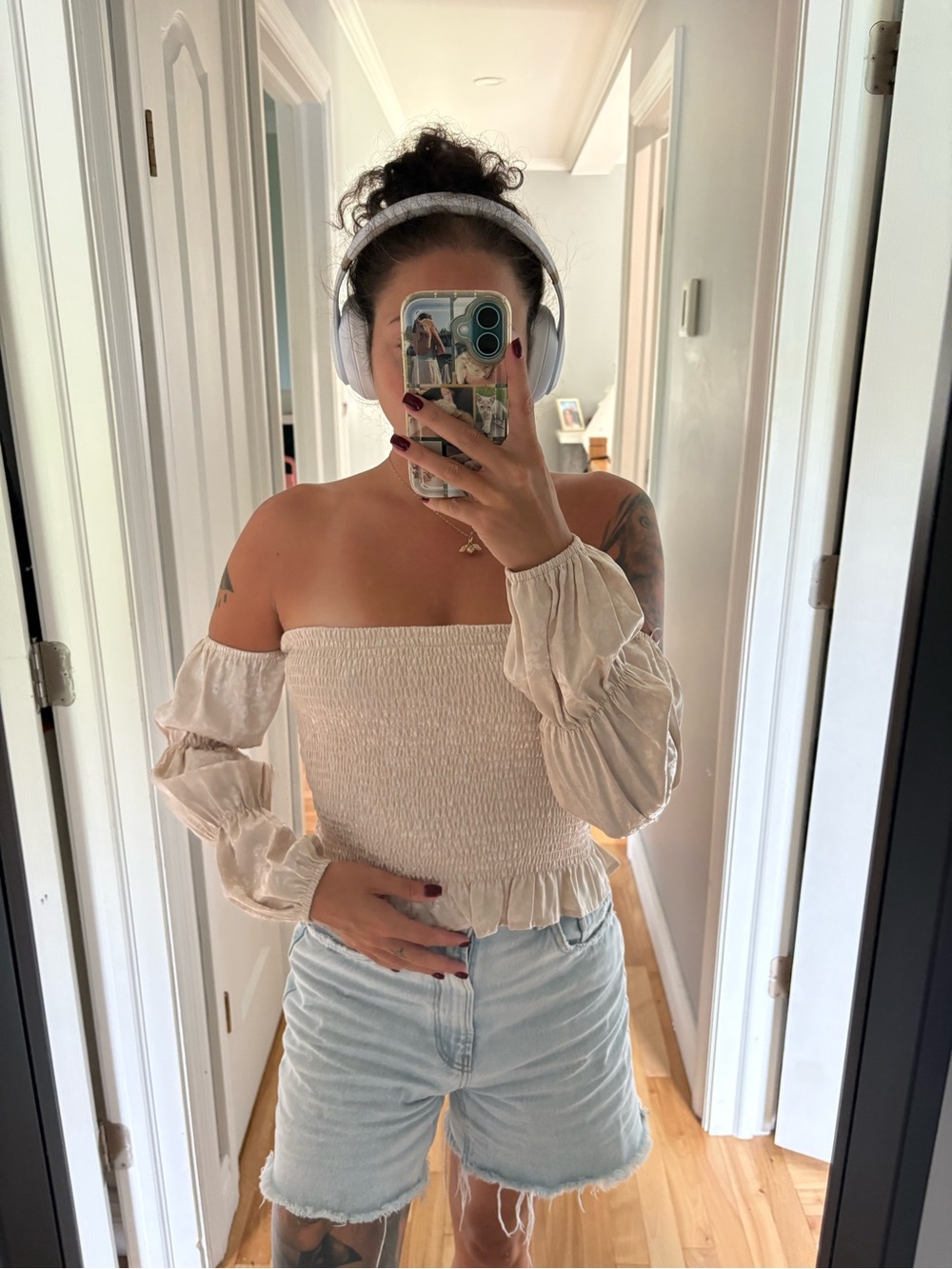 NWT Sadie & Sage Cream/Rose Gold Off-Shoulder Top